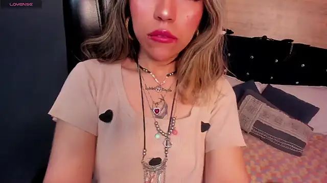 Snapshot of delilah_fix chatting on 01.26.25 delilah fix online show from 01.26.25