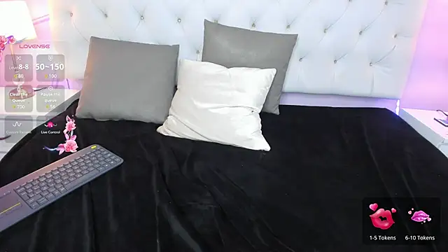 Snapshot of Nicol_Betancur chatting on 02.08.25 Nicol Betancur online show from 02.08.25