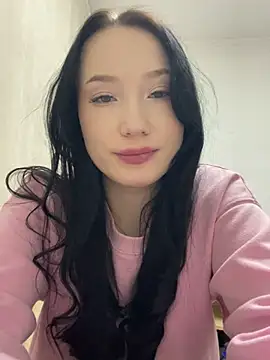 LeilaLow online show from 02.26.25