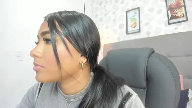 nicole  parker1 online show from 03.25.26