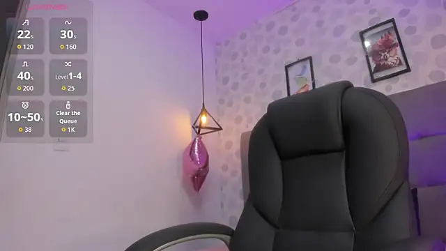 nicole  parker1 online show from 04.18.26