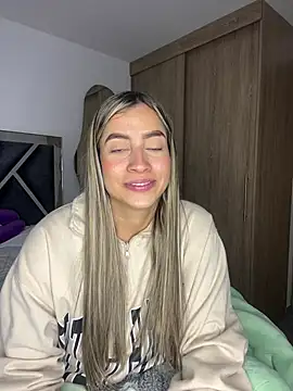 Issabela G1 online show from 12.13.24