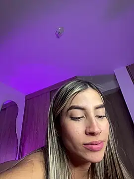 Issabela G1 online show from 12.15.24