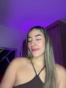 Issabela G1 online show from 12.19.24