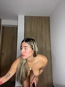 Issabela G1 online show from 12.31.24