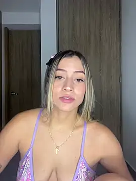 Issabela G1 online show from 02.13.25