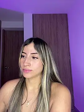 Issabela G1 online show from 02.22.25