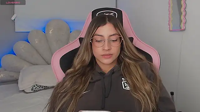 Issabela G1 online show from 03.07.26