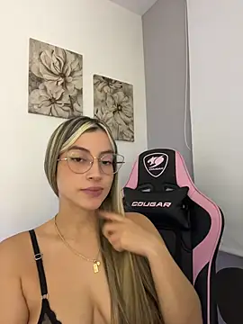 Issabela G1 online show from 04.18.26