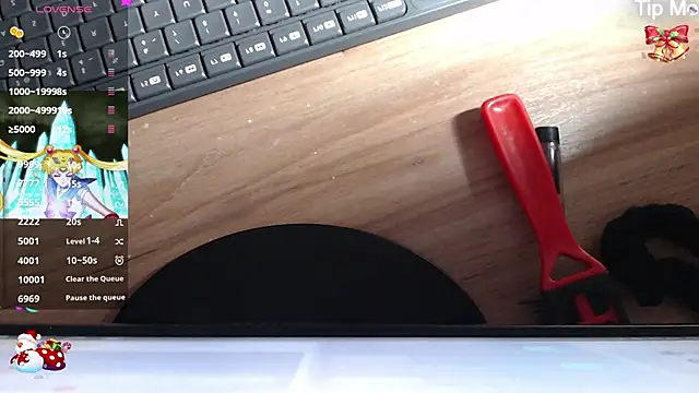 Snapshot of Helen_russo chatting on 12.24.24 Helen russo online show from 12.24.24