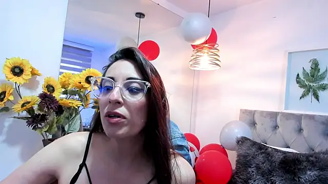 Snapshot of Nami_sunny chatting on 09.21.25 Nami sunny online show from 09.21.25