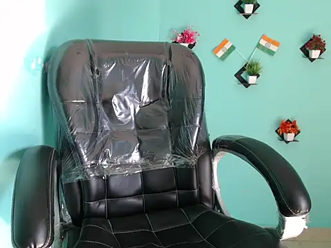 Yashi online show from 03.19.25