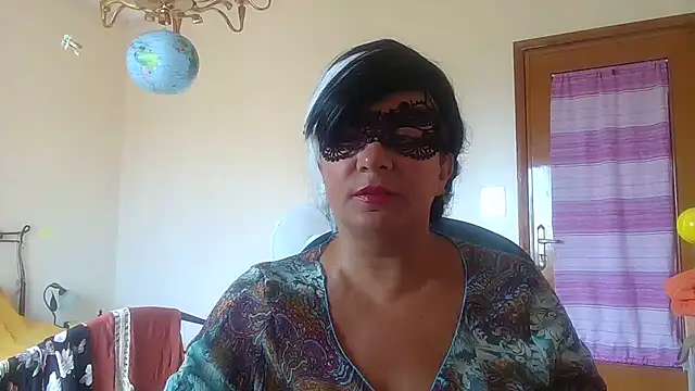 Snapshot of Ninalapiccolina chatting on 06.23.26 Ninalapiccolina online show from 06.23.26