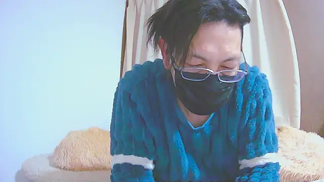 Snapshot of Hideen-real-face chatting on 02.23.25 Hideen-real-face online show from 02.23.25