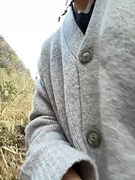 Snapshot of Hideen-real-face chatting on 11.21.25 Hideen-real-face online show from 11.21.25