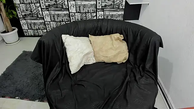 ChloeTurner  online show from 02.04.25