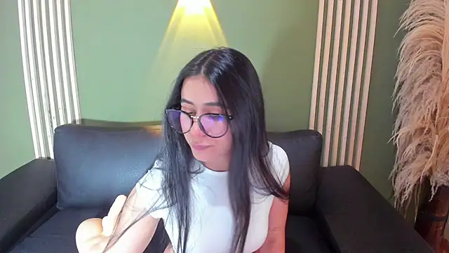 ChloeTurner  online show from 11.12.25