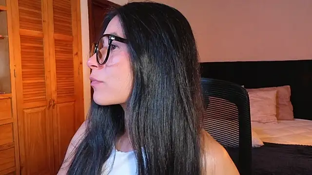 ChloeTurner  online show from 04.13.26