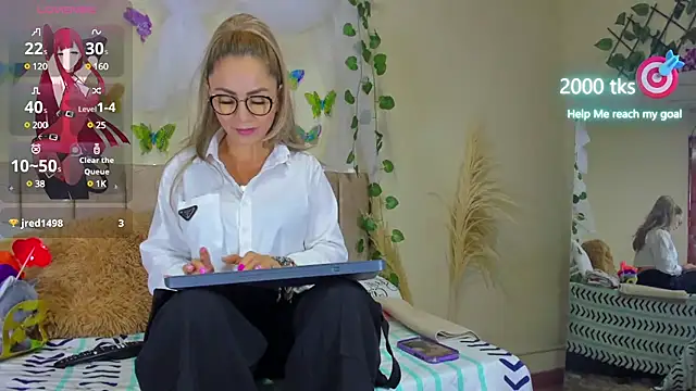 Snapshot of emagarcia chatting on 03.09.25 emagarcia online show from 03.09.25