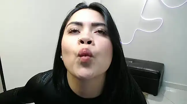 Snapshot of team_dinamite69 chatting on 01.29.25 team dinamite69 online show from 01.29.25