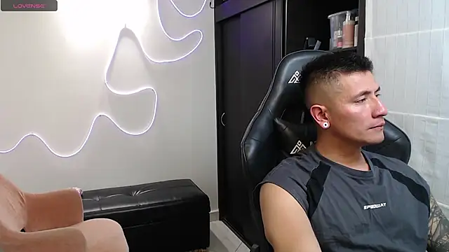 Snapshot of team_dinamite69 chatting on 03.14.25 team dinamite69 online show from 03.14.25