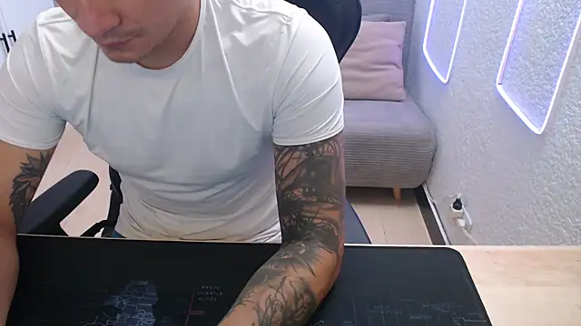 Snapshot of team_dinamite69 chatting on 02.12.26 team dinamite69 online show from 02.12.26