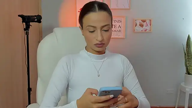 Elena Ruiz online show from 01.28.25