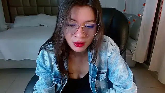 zoecruzz online show from 04.05.26