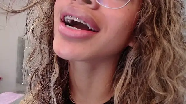 BritneyCollins online show from 03.19.25