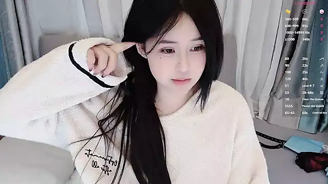 Snapshot of Fountain- chatting on 02.13.25 Fountain- online show from 02.13.25