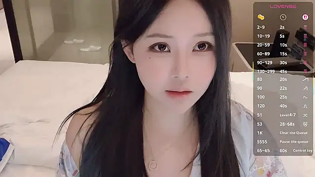 Snapshot of Fountain- chatting on 09.25.25 Fountain- online show from 09.25.25