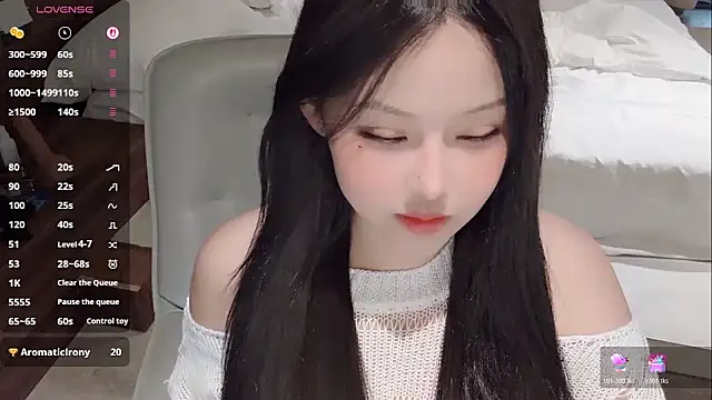 Snapshot of Fountain- chatting on 11.03.25 Fountain- online show from 11.03.25