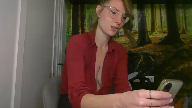 Feli blue online show from 10.22.25