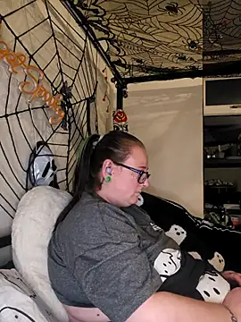 Bunny Cummings online show from 10.17.25