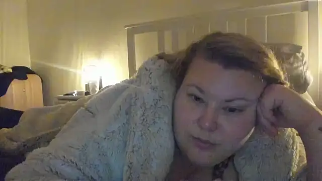 Snapshot of Busty-BBW-Emilie chatting on 01.21.25 Busty-BBW-Emilie online show from 01.21.25