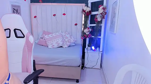 margot smith  online show from 02.27.26