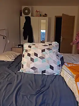 Chaudesquirt online show from 02.18.26