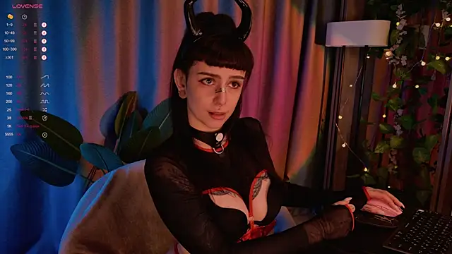 MichaellaMoon online show from 01.26.25