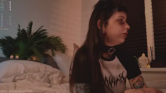 MichaellaMoon online show from 10.30.25