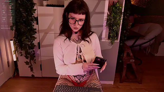 MichaellaMoon online show from 04.09.26