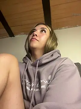 Iris lee online show from 02.06.25