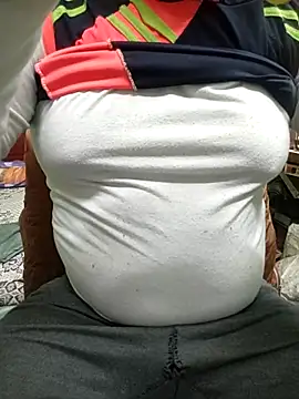 Snapshot of ShelfyOfferer chatting on 01.16.26 ShelfyOfferer online show from 01.16.26