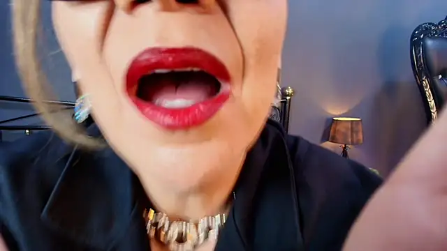 Snapshot of MelaniaKnauss chatting on 09.11.25 MelaniaKnauss online show from 09.11.25