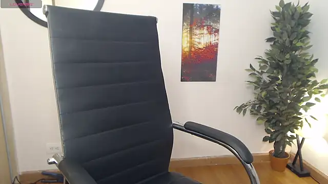 Snapshot of lucy_diiaz chatting on 12.18.24 lucy diiaz online show from 12.18.24