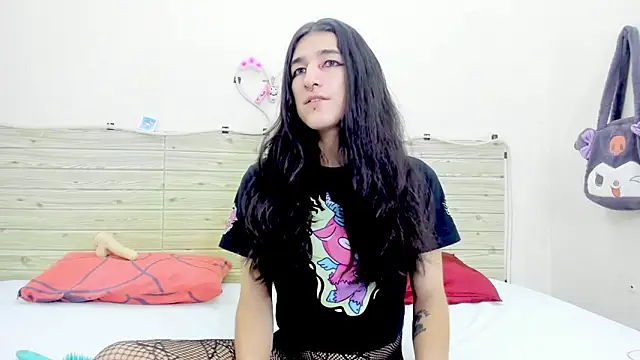 Evil Queen13 online show from 12.19.25