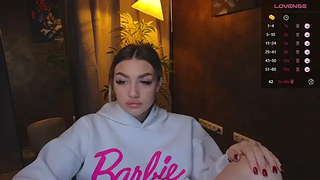 Ella Milla online show from 01.06.25