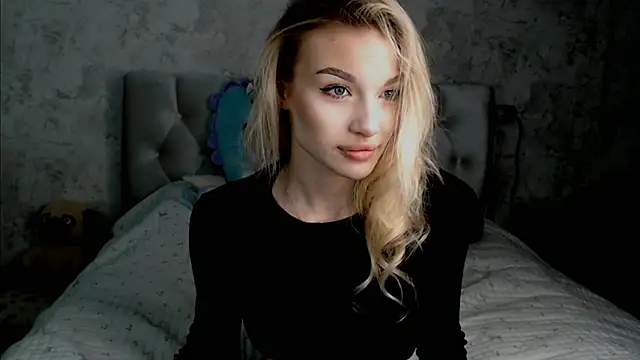 Ella Milla online show from 05.11.26