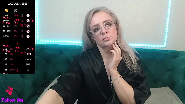 IvanaCharm online show from 02.13.25