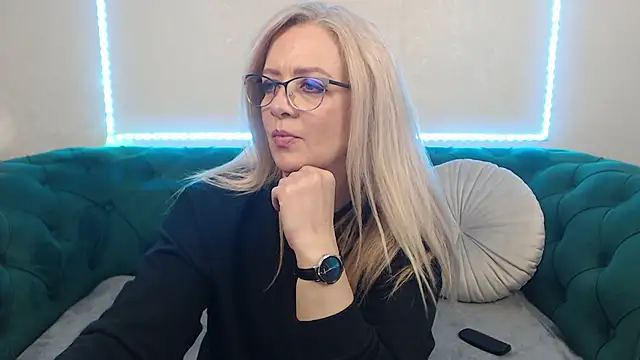 IvanaCharm online show from 05.15.26
