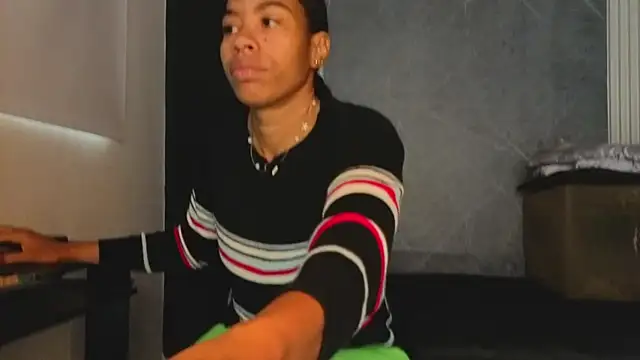 Snapshot of YummyDuooo chatting on 10.07.25 YummyDuooo online show from 10.07.25